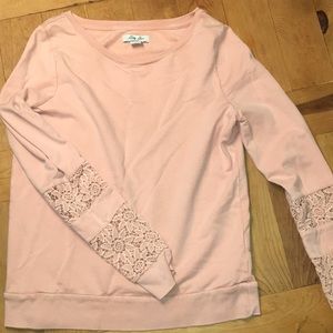 Pale pink lace sleeve sweatshirt !